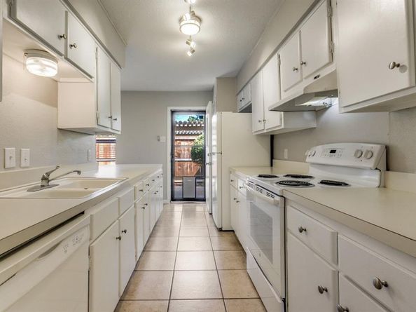 13842  Methuen Green Lane , Dallas Texas 75240