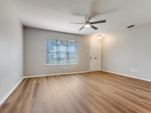 13842  Methuen Green Lane , Dallas Texas 75240