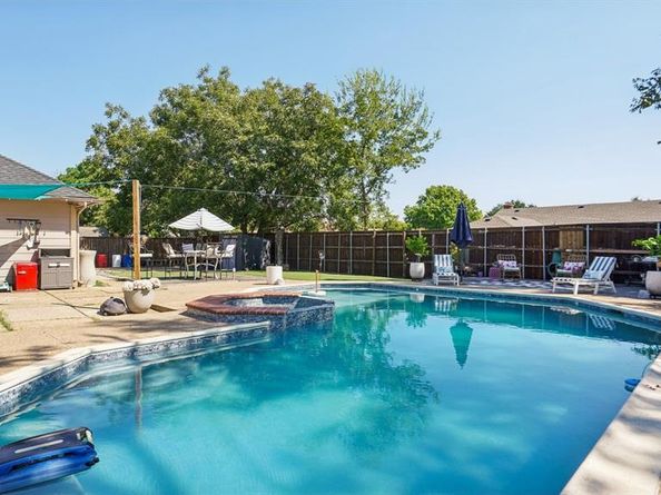 514  Willow Way , Highland Village Texas 75077