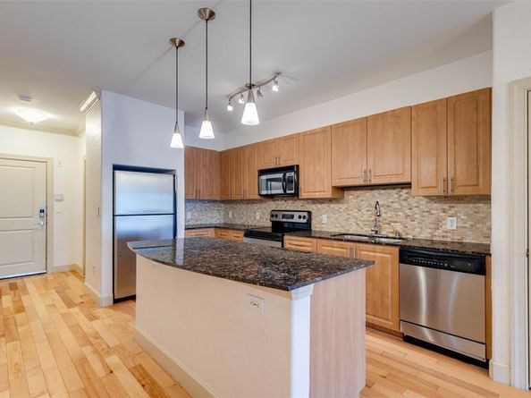 3818  Holland Avenue  305, Dallas Texas 75219