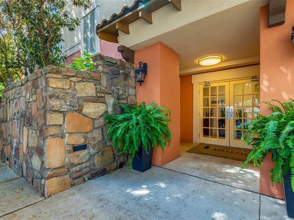 3818  Holland Avenue  305, Dallas Texas 75219