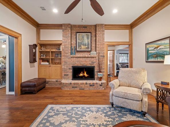 1205  O Shannon Lane , Garland Texas 75044