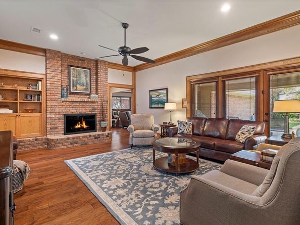 1205  O Shannon Lane , Garland Texas 75044