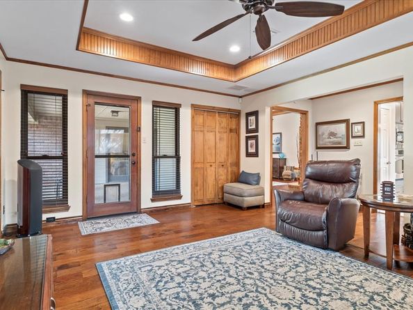 1205  O Shannon Lane , Garland Texas 75044