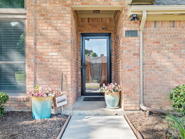 1205  O Shannon Lane , Garland Texas 75044