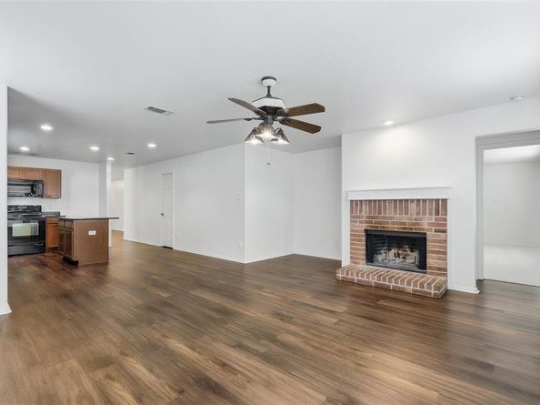 2621  Mill Springs Pass , Fort Worth Texas 76123