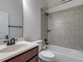 809  Orleans Square , Aubrey Texas 76227