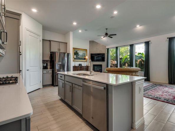 1939  Spotted Fawn Drive , Arlington Texas 76005