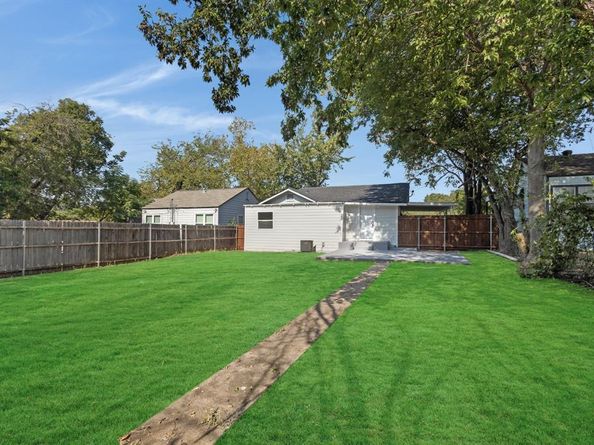 4367  Alamo Avenue , Fort Worth Texas 76107
