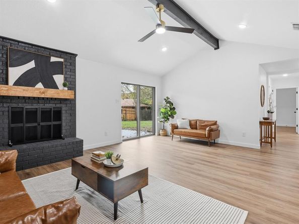 1910  Longmeadow Drive , Arlington Texas 76015