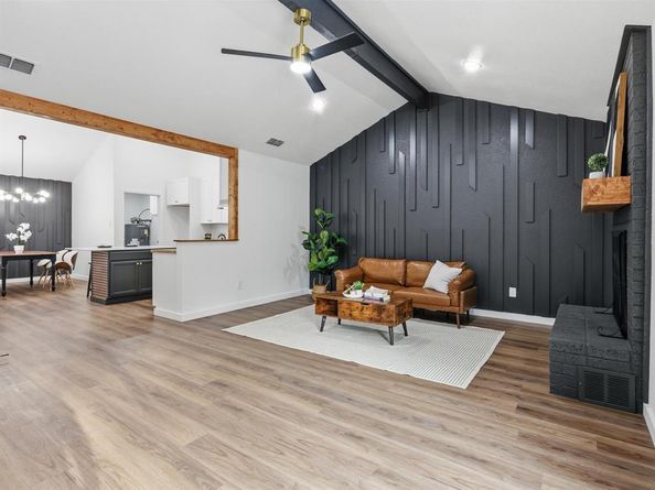 1910  Longmeadow Drive , Arlington Texas 76015