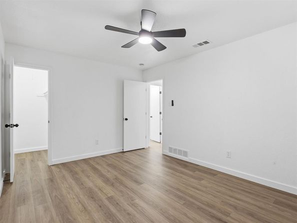 1910  Longmeadow Drive , Arlington Texas 76015