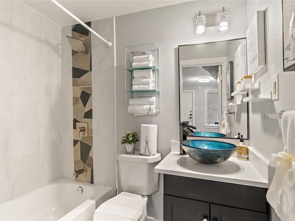 2308  Britton Avenue , Dallas Texas 75216