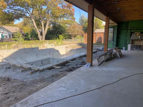 4117  Creekdale Drive , Dallas Texas 75229