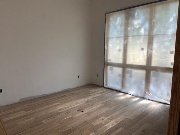 4117  Creekdale Drive , Dallas Texas 75229