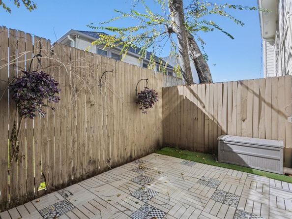 2806  Knight Street  103, Dallas Texas 75219