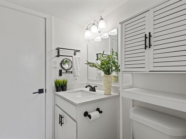 2806  Knight Street  103, Dallas Texas 75219