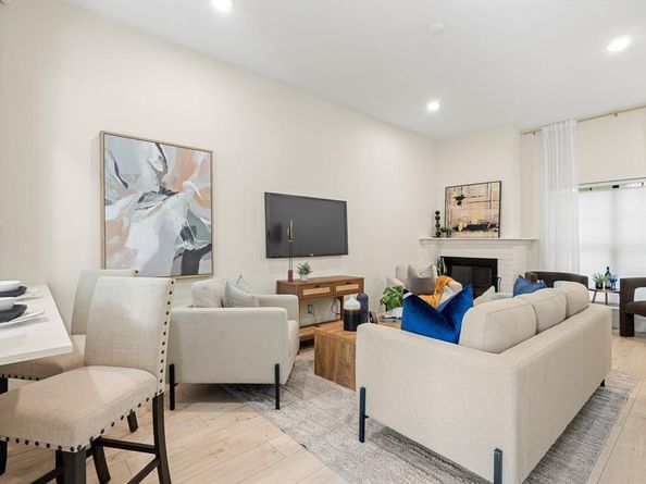 2806  Knight Street  103, Dallas Texas 75219