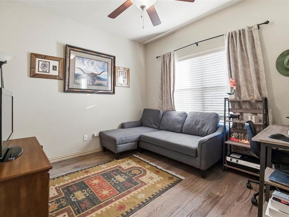 9405  Navarro Street , Fort Worth Texas 76036