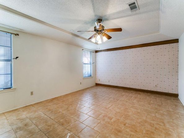 928  Old Mill Circle , Irving Texas 75061