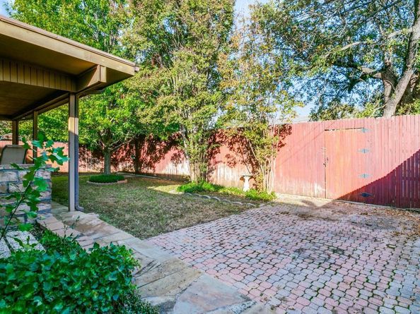 928  Old Mill Circle , Irving Texas 75061