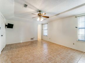 928  Old Mill Circle , Irving Texas 75061