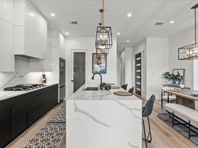 2132  Hondo Avenue , Dallas Texas 75219