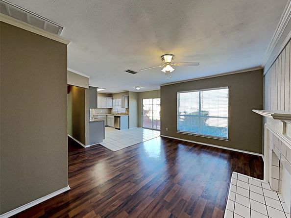 2560  Creekwood Lane , Fort Worth Texas 76123