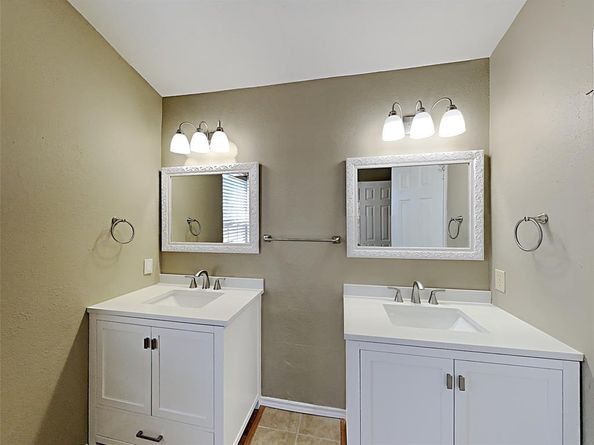 2560  Creekwood Lane , Fort Worth Texas 76123