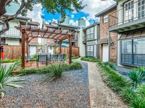 3904  Rawlins Street  105, Dallas Texas 75219
