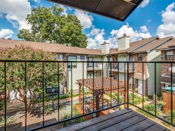 3904  Rawlins Street 