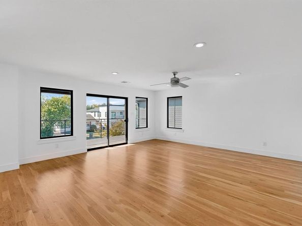 4521  Cowan Avenue , Dallas Texas 75209