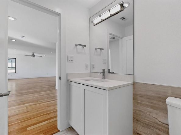 4521  Cowan Avenue , Dallas Texas 75209