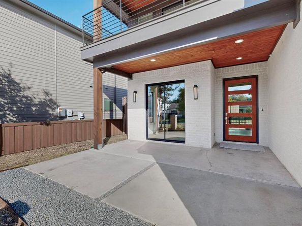 4521  Cowan Avenue , Dallas Texas 75209