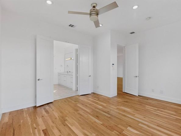 4521  Cowan Avenue , Dallas Texas 75209