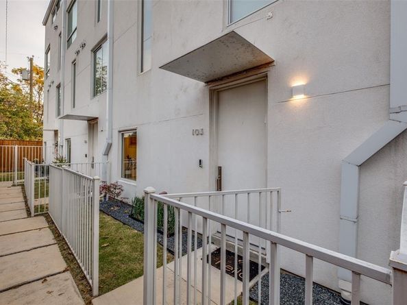 4626  Coles Manor Place  103, Dallas Texas 75204