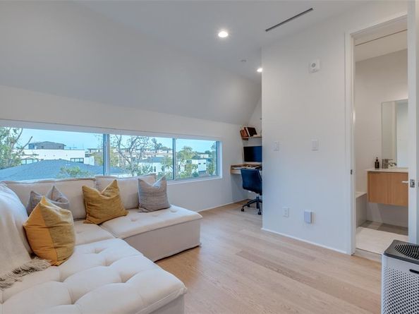 4626  Coles Manor Place  103, Dallas Texas 75204