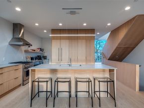 4626  Coles Manor Place  103, Dallas Texas 75204