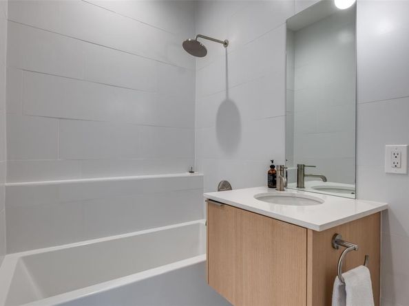 4626  Coles Manor Place  103, Dallas Texas 75204