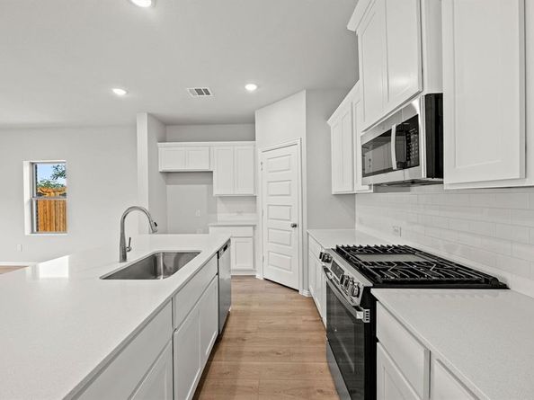 3204  Kingdom Drive , Denton Texas 76208