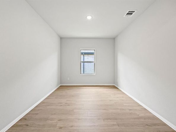 3204  Kingdom Drive , Denton Texas 76208