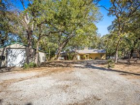 916  Kimbrough Road , Azle Texas 76020