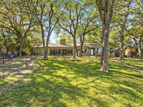 916  Kimbrough Road , Azle Texas 76020