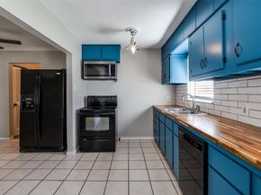 2952  Lavita Lane , Farmers Branch Texas 75234