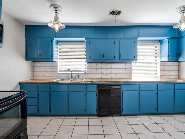 2952  Lavita Lane , Farmers Branch Texas 75234