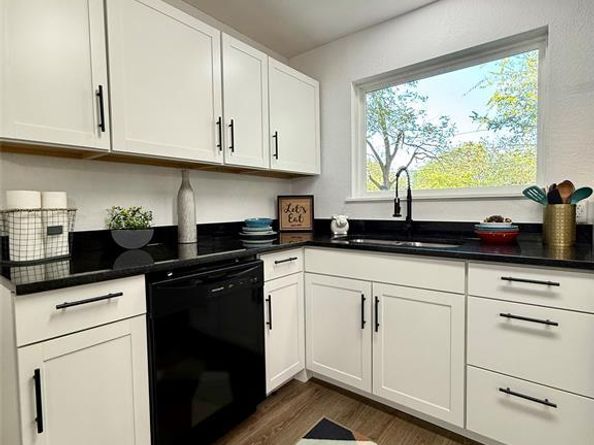 1816  Will Scarlet Road , Arlington Texas 76013