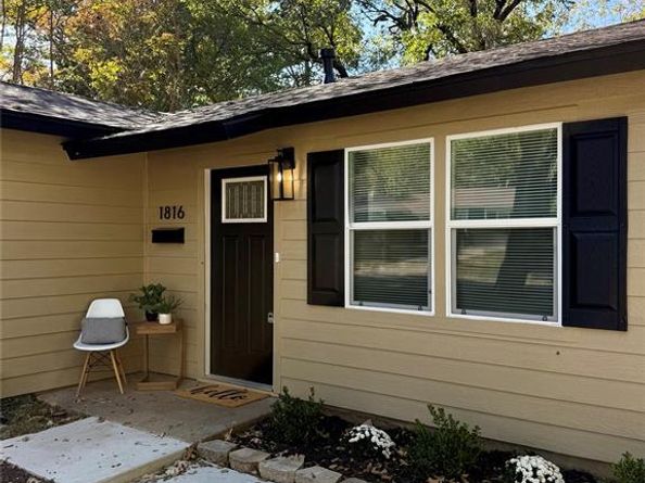 1816  Will Scarlet Road , Arlington Texas 76013