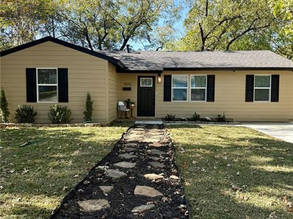 1816  Will Scarlet Road , Arlington Texas 76013