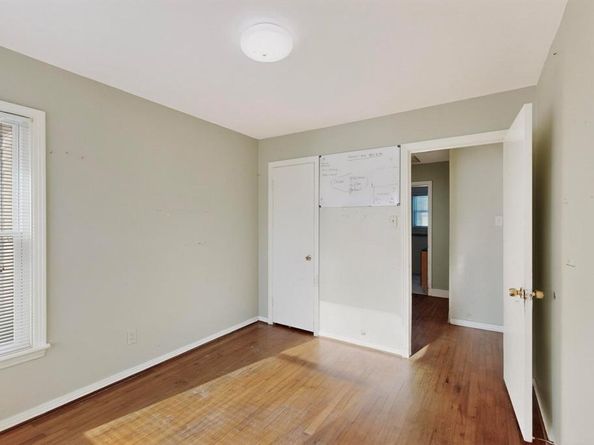 2065 S Farola Drive , Dallas Texas 75228