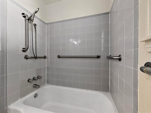 2065 S Farola Drive , Dallas Texas 75228